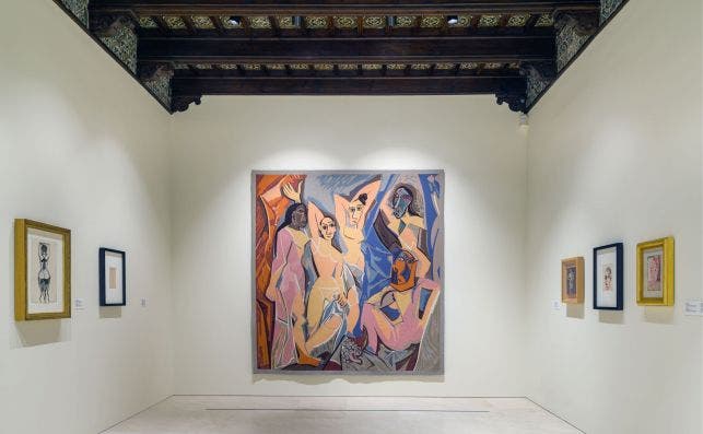 Tapiz realizado sobre la obra 'Las señoritas de Avignon', ya en el museo. Foto: Museo Picasso.