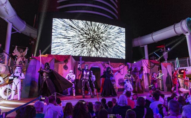 DisneyCruiseLine DiÌa de Star Wars en el Mar. Foto Disney Cruises.