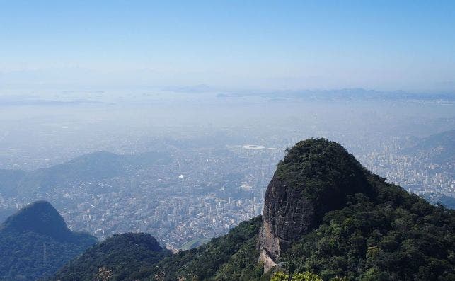 Desde el Pico da Tijuca se obtienen vistas de 360 grados de RÃ­o. Foto: Wikipedia.