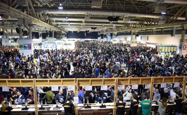 Asistentes al Barcelona Beer Festival. Foto: Jordi CatalÃ 