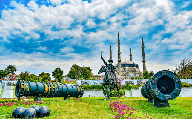 Edirne plaza Foto Go Turkey