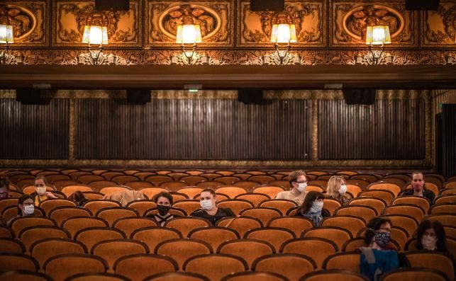 El 11 de mayo abrieron en la RepuÌblica Checa cines y museos. Foto EFE:EPA:MARTIN DIVISEK