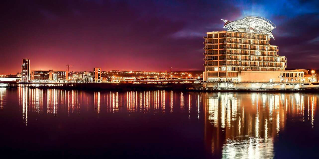 El Hotel St. David's se alza en la bahÃ­a de Cardiff. Foto IHG.