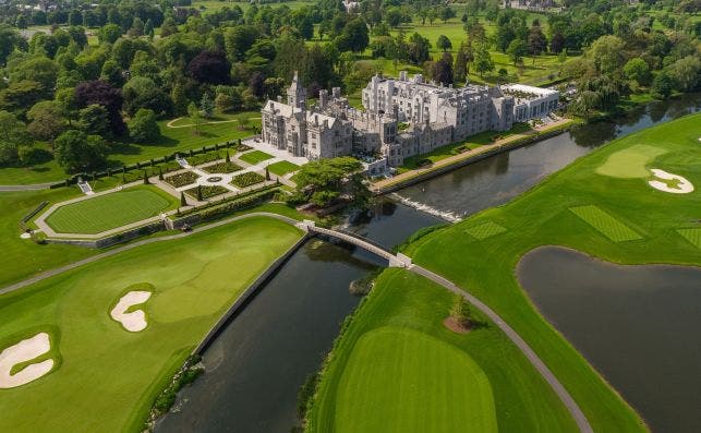 El palacio volvioÌ a la vida como hotel de lujo. Foto Adare Manor