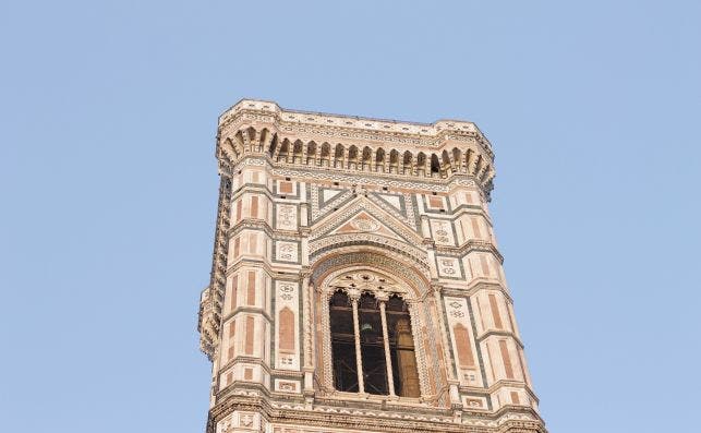 AdemÃ¡s de las pinturas Giotto diseÃ±Ã³ el campanario de la catedral. Foto: Elisa Cano - Unsplash