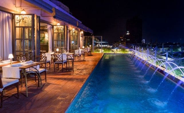 ElPalace PiscinaJardinDiana Noche