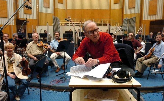 En su carrera Morricone firmoÌ maÌs de 500 bandas sonoras. Foto SZILARD KOSZTICSAK EFE