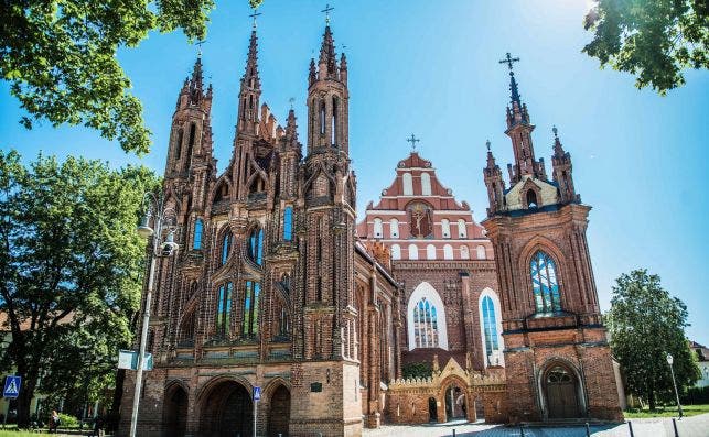 En Vilna conviven diferentes estilos artquitectoÌnicos. Foto Go Vilnius