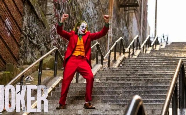 Escaleras del baile de Joker, en el barrio del Bronx. Foto: Youtube.