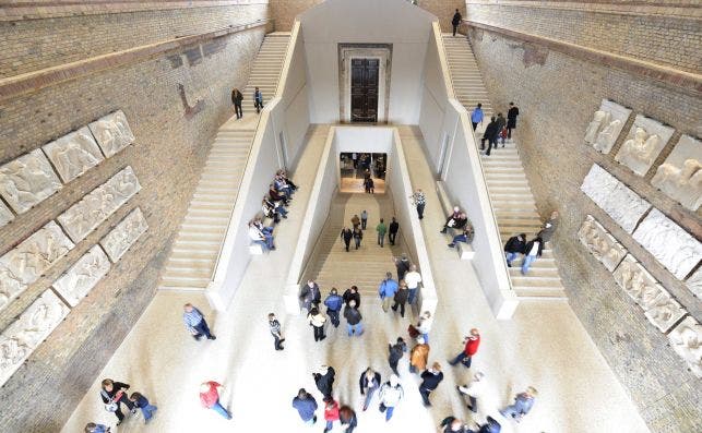 Escalinata neues museum