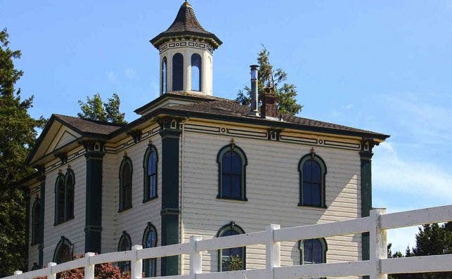 Escuela de Bodega Bay. Foto VisitCalifornia.