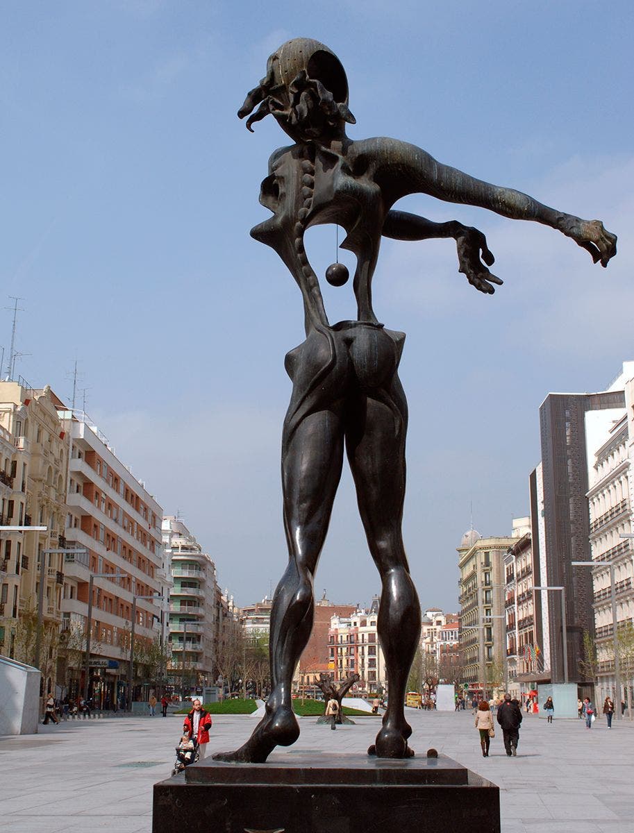 Escultura de Dali en Madrid. EFE Paco Torrente.