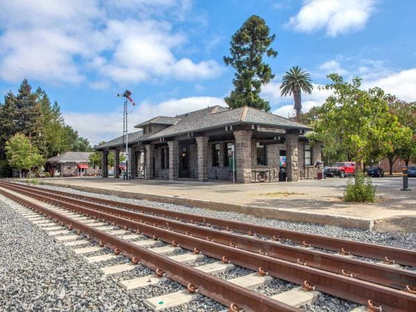 EstacioÌn de tren de Santa Rosa. Foto Turismo de Sonoma.