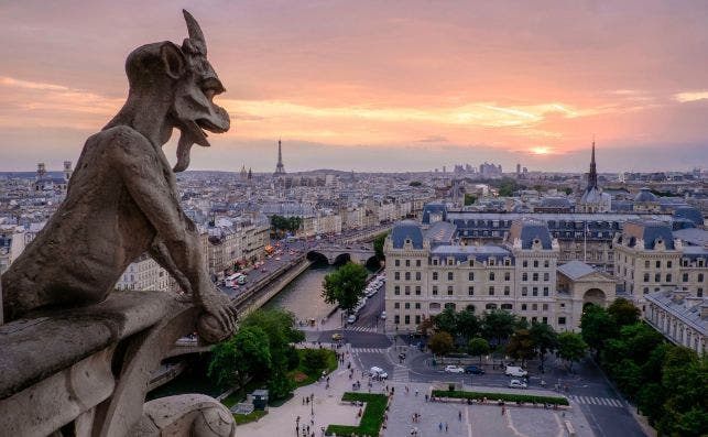 Explanada Notre Dame. Foto: Pedro Lastra | Unsplash.