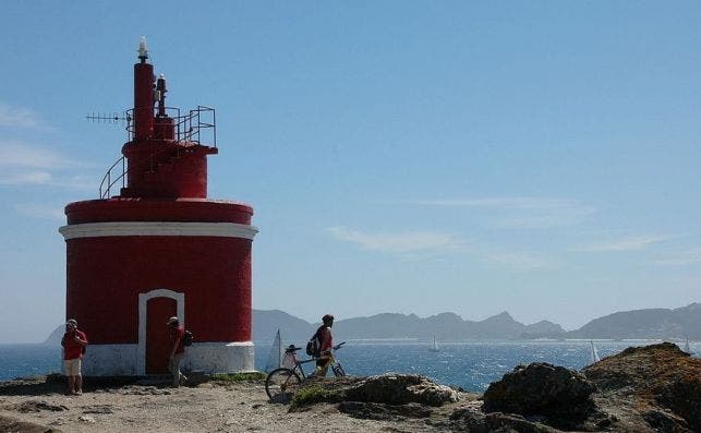 faro punta robaleira