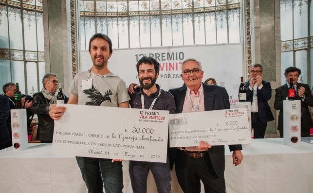 Juan MunnÃ© y Ãlex Peris, ganadores del 12Âº Premio Vila Viniteca de Cata Por Parejas. Foto: Caromarin