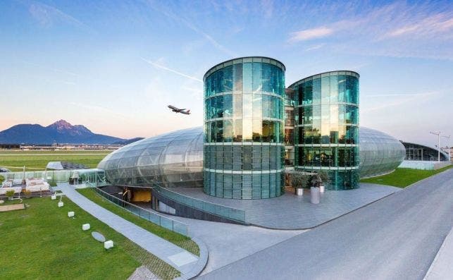 hangar 7 hogar de la coleccion red bull en austria 15 970x597