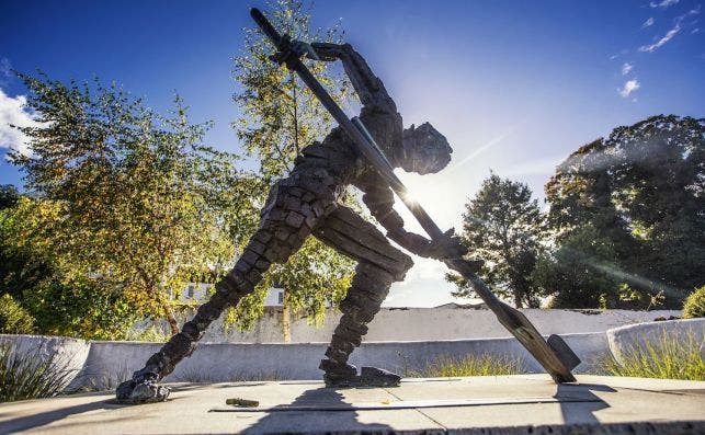 Heaney HomePlace sculpture. Foto Turismo de Irlanda.