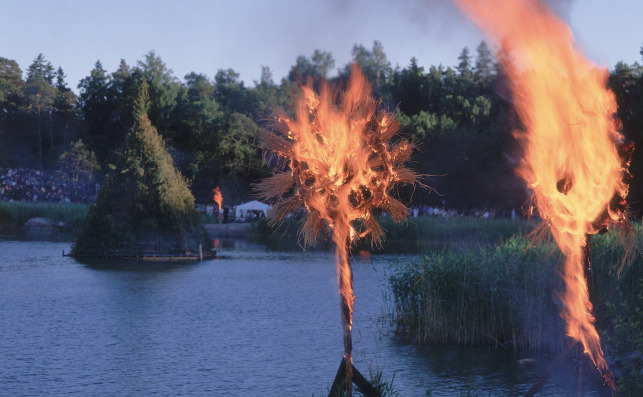 Hogueras en los lagos. Foto: Turismo Finlandia