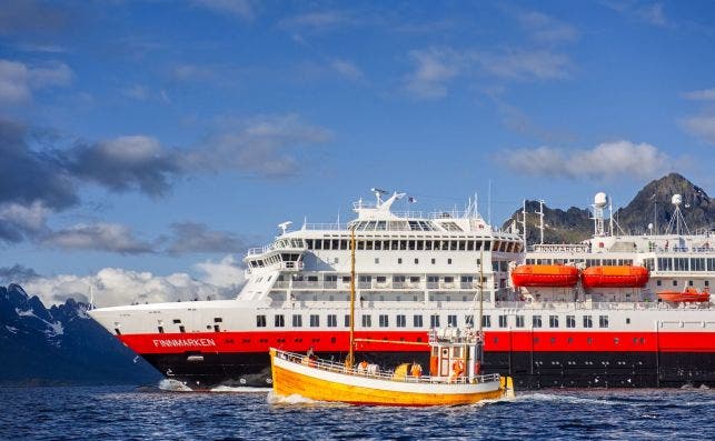 Hurtigruten es la primera compaÃ±Ã­a de cruceros oceÃ¡nicos en retomar la actividad. Foto: Hurtigruten.