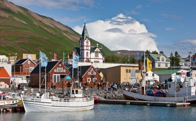 Husavik es la capital del avistamiento de ballenas de Islandia.