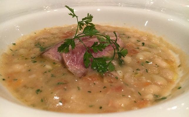 Potxas guisadas con atÃºn rojo de la almadraba de Barbate