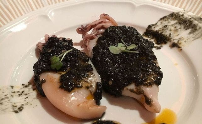 Calamares en salsa negra