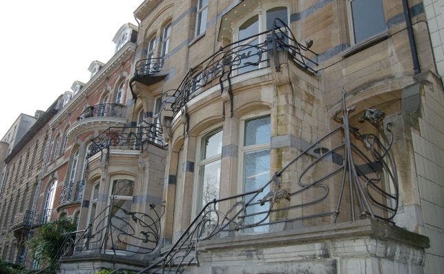 Inspirados por la naturaleza, los arquitectos art nouveau hiciero florituras con el hierro. Foto Visitbrussels.