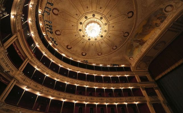 Interior del Teatro SoliÌs. Foto EFE.