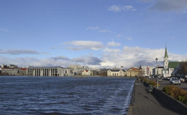 PanorÃ¡mica de Reikiavik, un punto clave en un viaje a Islandia. 