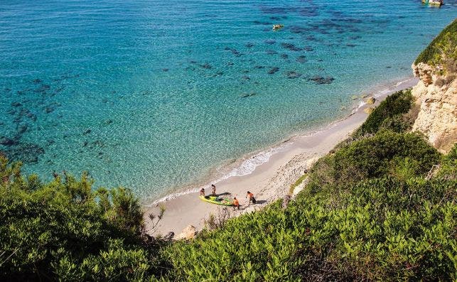 Sus playas vÃ­rgenes son algunos de los rasgos destacados de Menorca. Foto: Joan Mesquida - Unsplash
