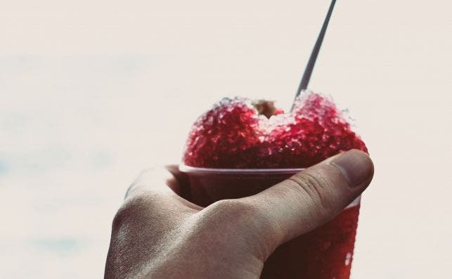 Vaso de granizado casero de frutos rojos. Foto: Julia Joppien