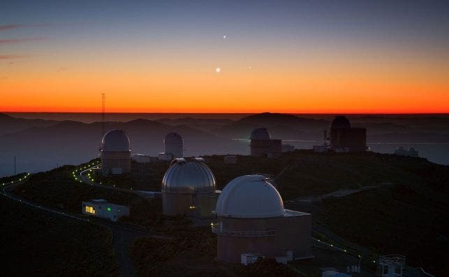 JÃºpiter, Mercurio y Venus sobre el Observatorio La Silla. Foto Chile Travel.