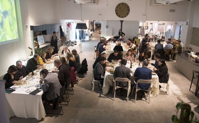 La cena para meditar un diccionario. Foto Pcats