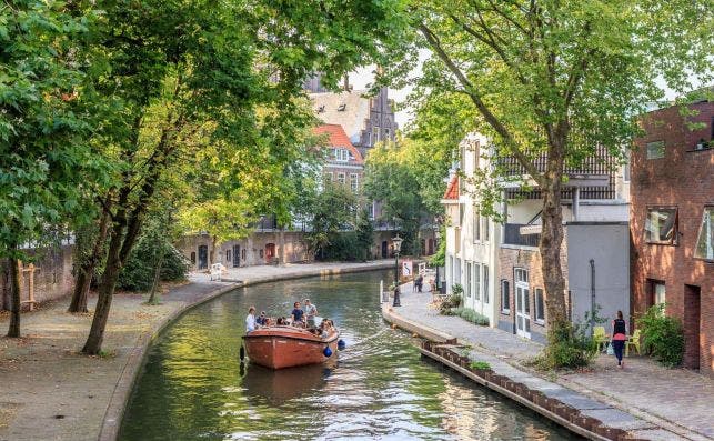 La encantadora beldad de Utrecht se aprecia mejor surcando sus canales. Foto: Jurjen Drenth