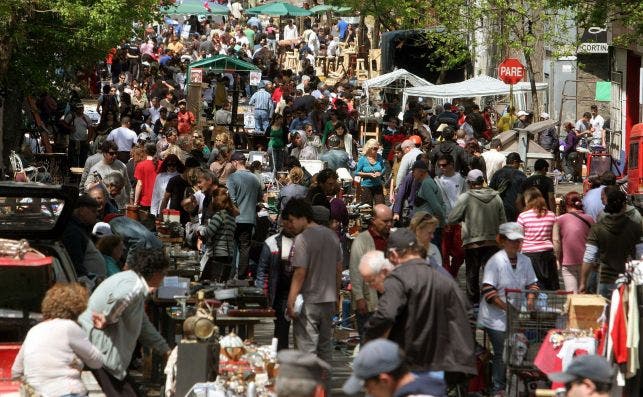 La Feria de TristaÌn Narvaja cumplioÌ 100 anÌƒos en 2019. Foto EFE.