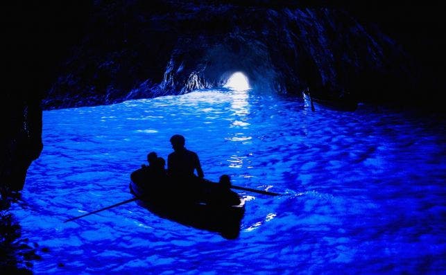 La Grotta Azurra y su color increiÌble. Foto Getty Images
