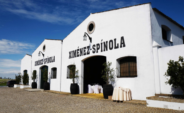 Las bodegas de XimeÌnez SpiÌnola. Foto: Jordi CatalÃ 