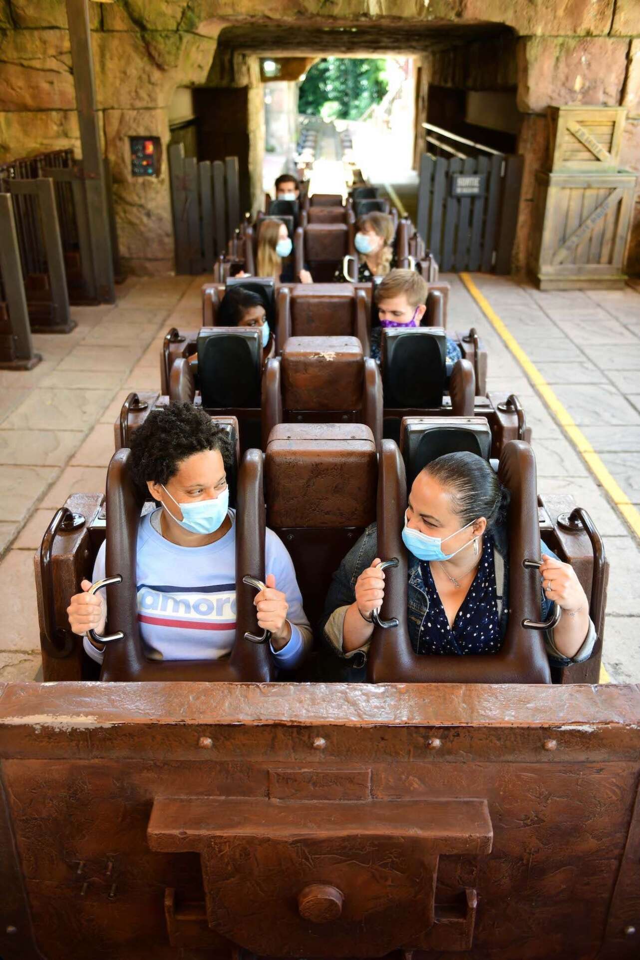 Las mascarillas seraÌ obligatorias para mayores de 11 anÌƒos. Foto Disneyland Paris.