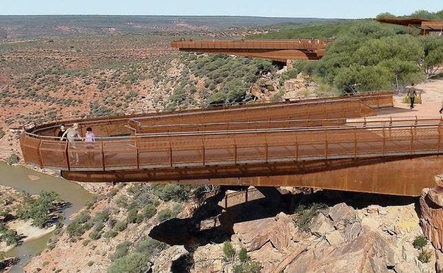 Las plataformas se extienden a 25 y 18 mts. Foto Australia Coral Coast