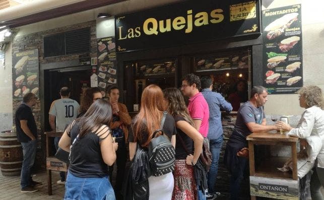 Las Quejas Bar. Foto www.callelaurel.org