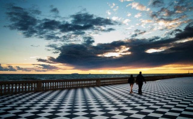 La Terrazza Mascagni es el paseo marÃ­timo de Livorno. Foto: Visit Tuscany.