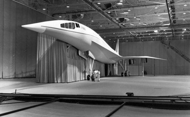 Lockheed L 2000 escala foto Wikipedia