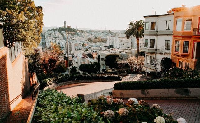 Lombard Street. Foto Braden Collum Unsplash