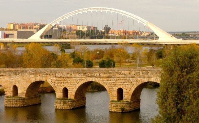 Los puentes romano y Lusitania. Foto Getty Images