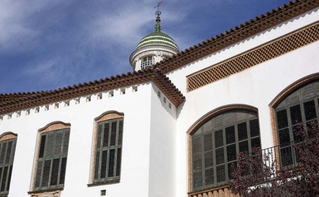 La cÃºpula modernista y el frente neocentista del Hospital San Juan Bautista. Foto: JP Chuet.