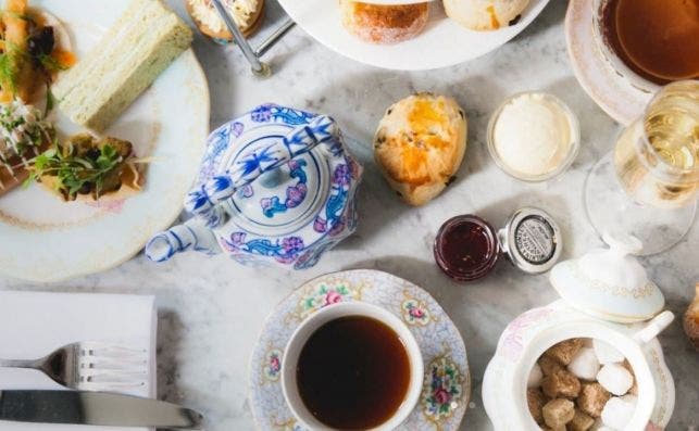 Afternoon tea en el Hotel The Mandeville, Londres.