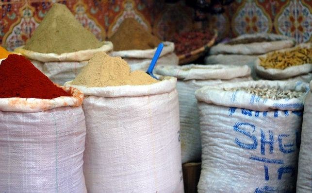 Mercado de especias en Mellah Foto Dana McMahan Flickr 