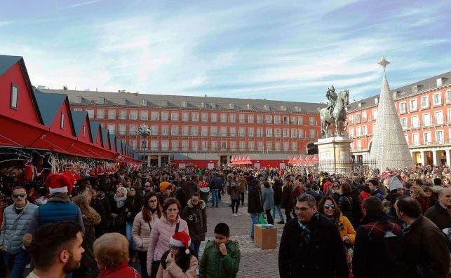 Mercado de Navidad Plaza Mayor. EFE Julio Gandul.