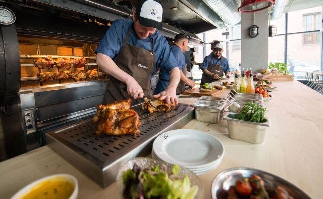 Mesa de trabajo en las cocinas. Foto: Restaurante Limbo.